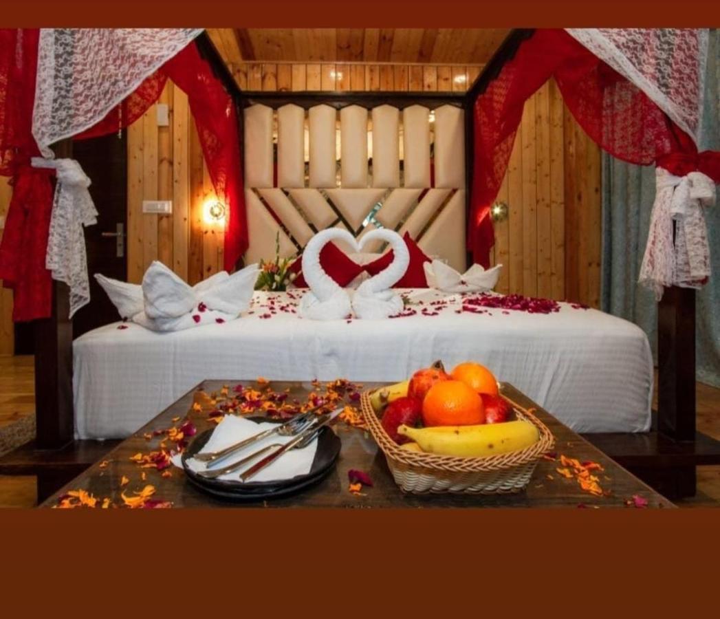 Hygenic Hotel Lotus Grand Andheri Мумбай Екстериор снимка