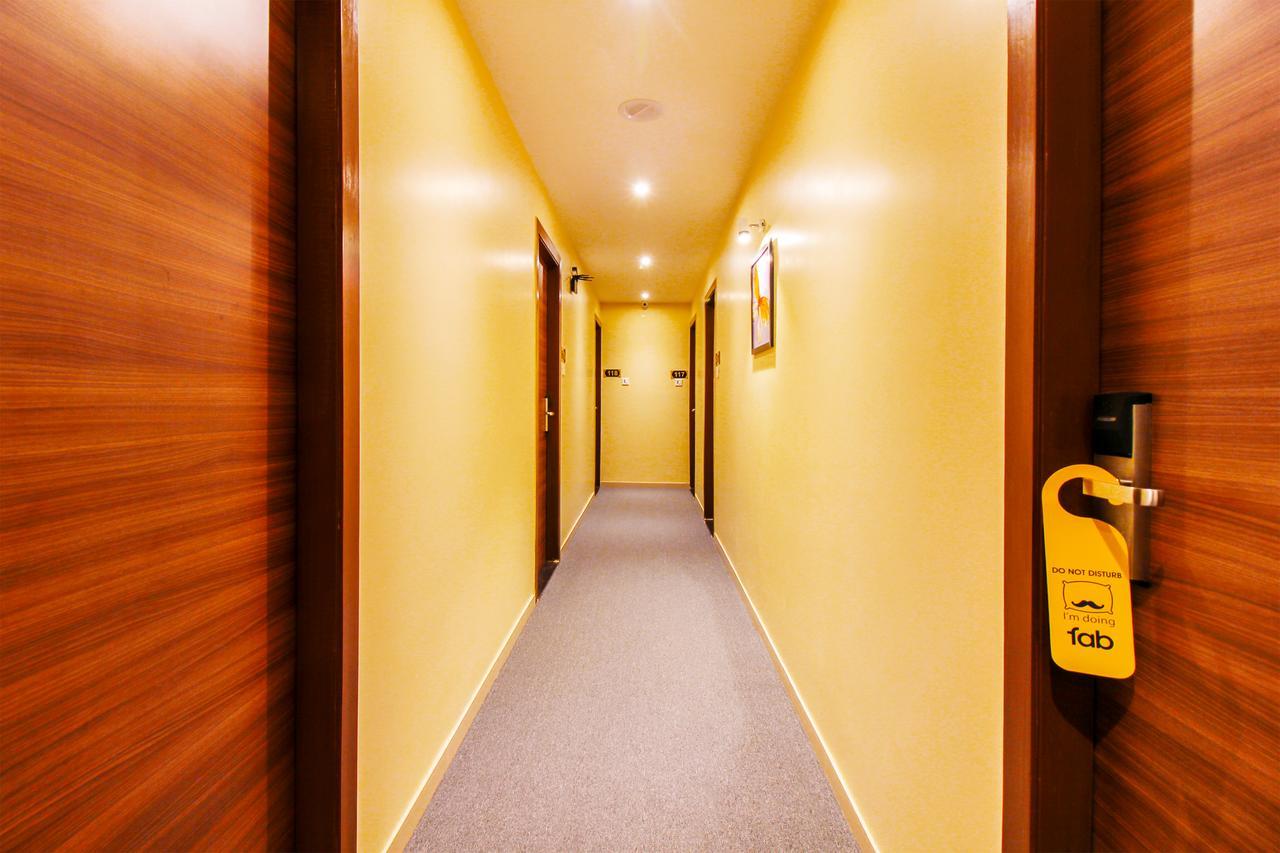 Hygenic Hotel Lotus Grand Andheri Мумбай Екстериор снимка
