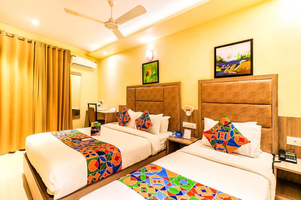 Hygenic Hotel Lotus Grand Andheri Мумбай Екстериор снимка