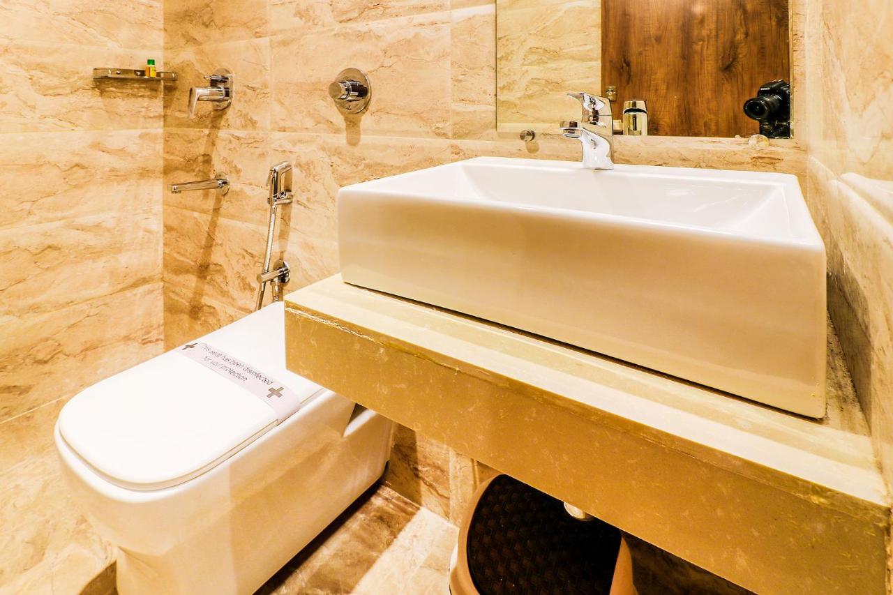 Hygenic Hotel Lotus Grand Andheri Мумбай Екстериор снимка