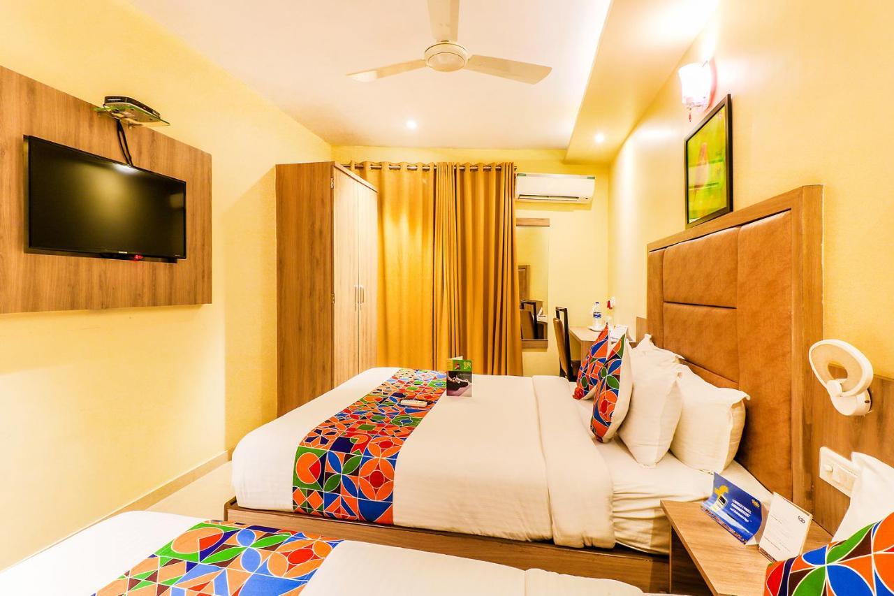 Hygenic Hotel Lotus Grand Andheri Мумбай Екстериор снимка
